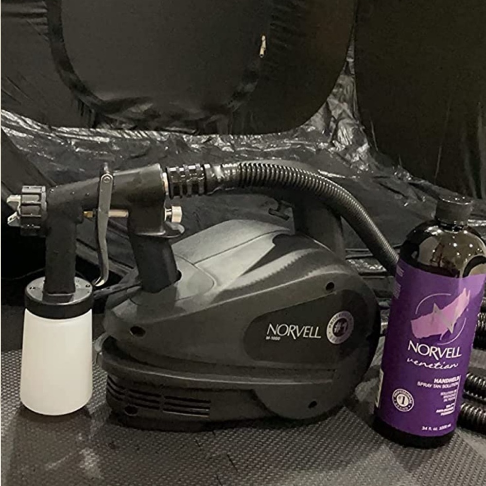 I’m selling a BRAND NEW M1000 Norvell Spray tan Machine w/ solutions